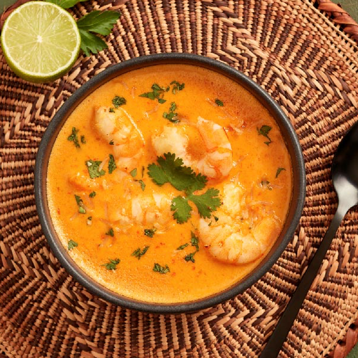 Sopa de Jambu com Camarão